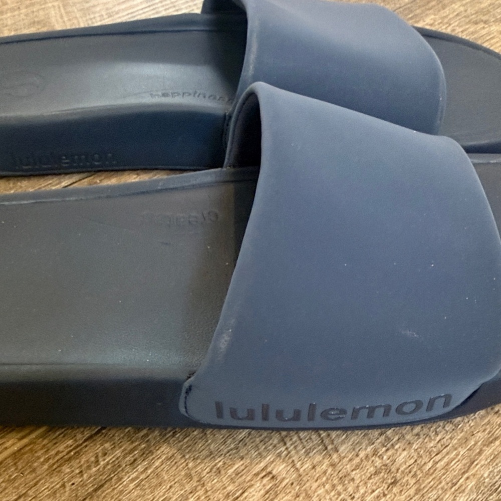 Lululemon Navy Restfeel Slides Size 8 - Picture 4 of 6